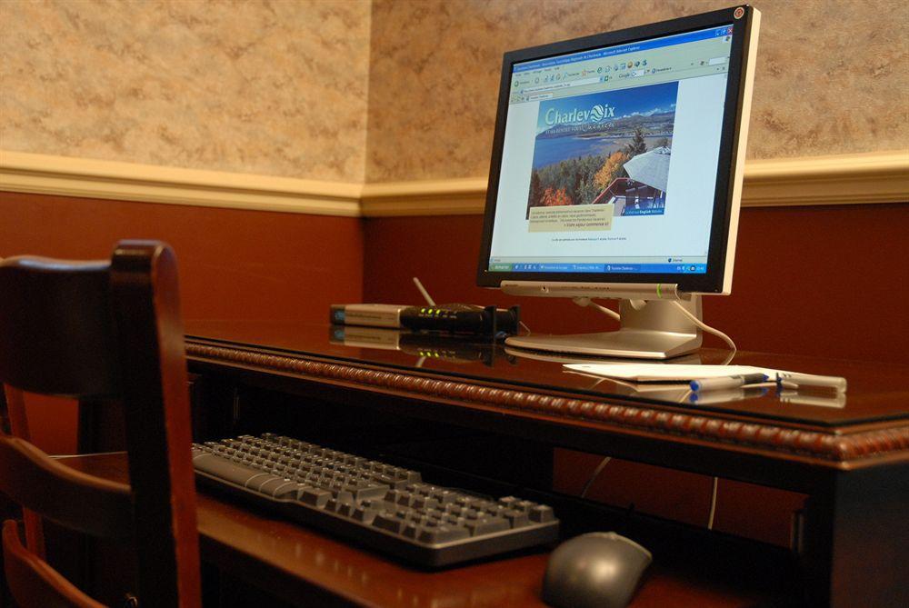Hotel Baie Saint Paul מראה חיצוני תמונה