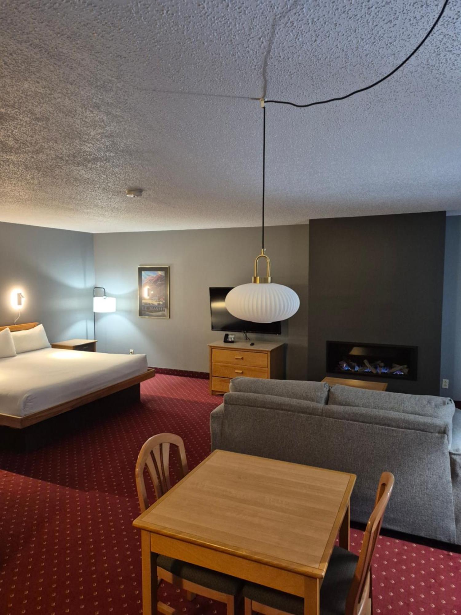 Hotel Baie Saint Paul מראה חיצוני תמונה