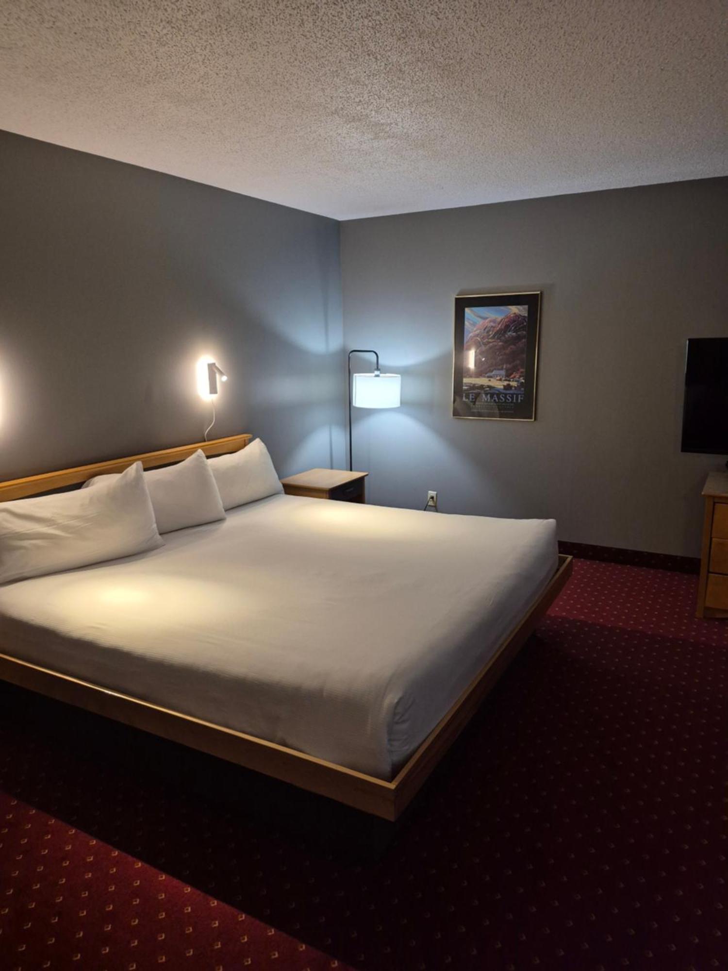 Hotel Baie Saint Paul מראה חיצוני תמונה