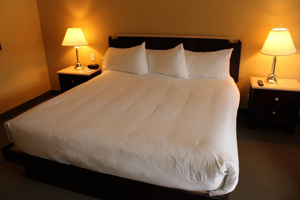 Hotel Baie Saint Paul מראה חיצוני תמונה