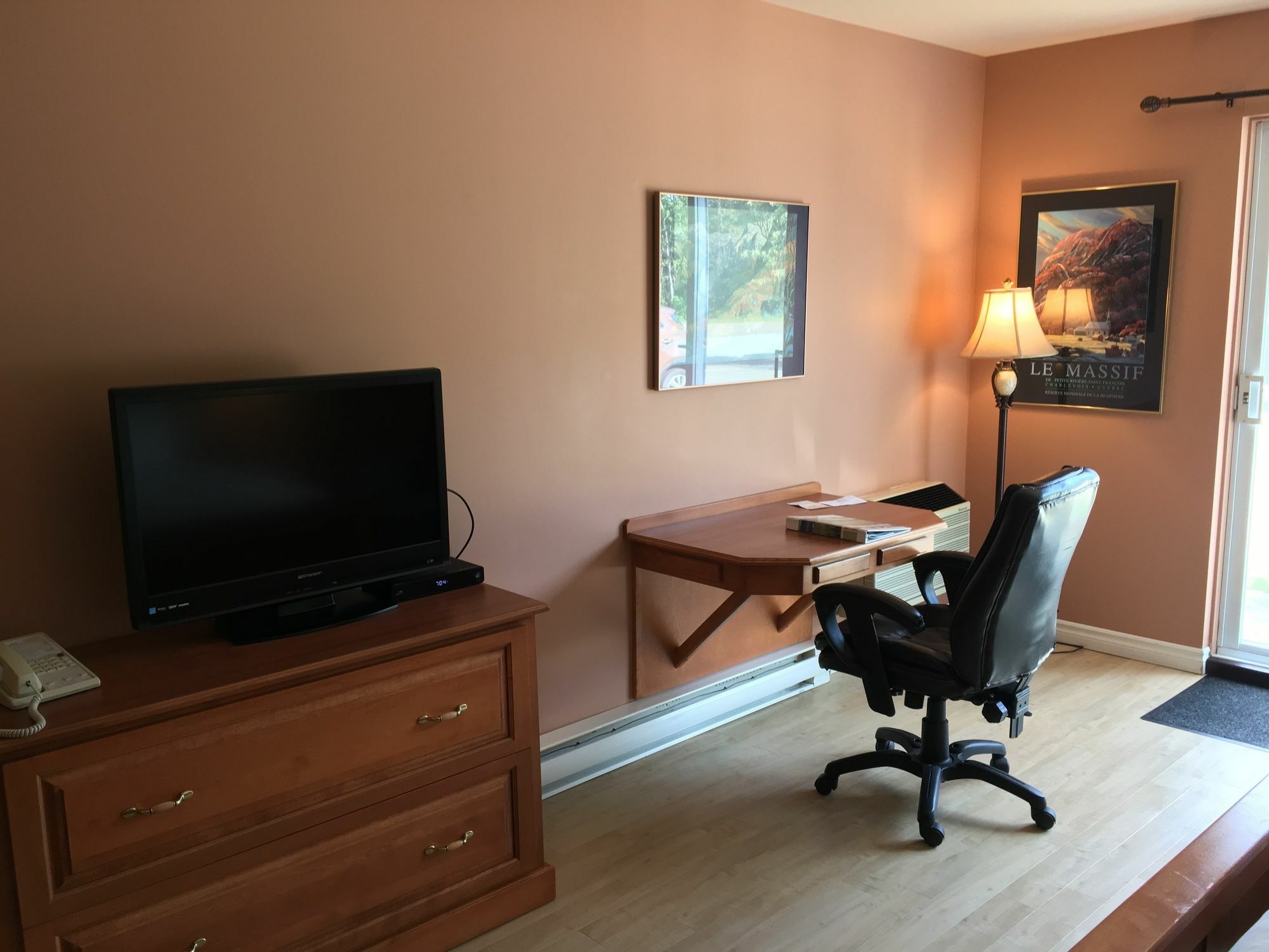 Hotel Baie Saint Paul מראה חיצוני תמונה